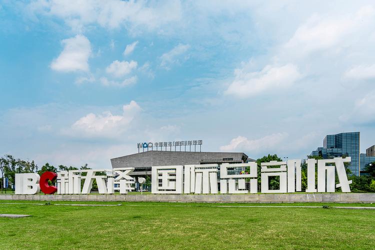 刘光伦,公司经营范围包括:企业利用自有资金进行对外投资